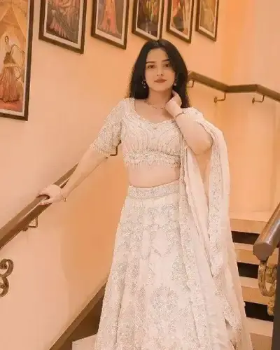 Escort Khar Road