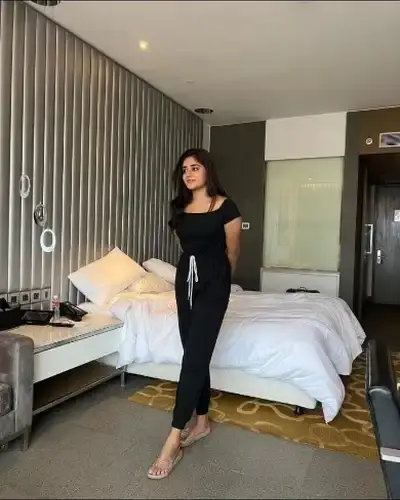 Call Girls Service in Khar Road